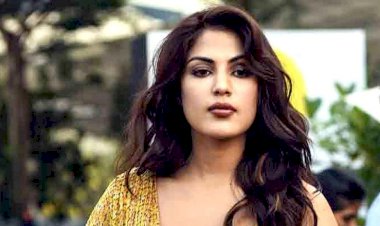 പിന്നെ വന്നാൽ പോരെയെന്ന് ചോദിച്ചു, ഇഡി കണ്ണുരുട്ടി; ചോദ്യം ചെയ്യലിനു ഹാജരായി റിയ